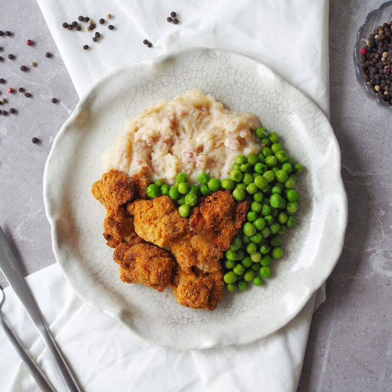 Popcorn Chicken with Cauliflower with White Potato Mash Meal